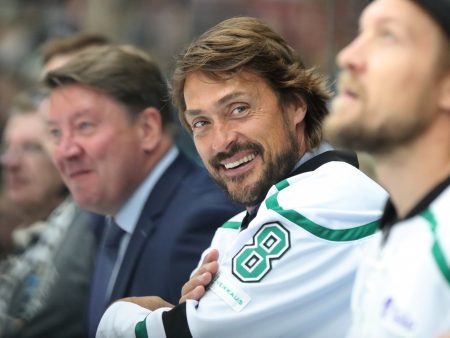 Selänne, Kurri, Barkov vai joku muu? – Äänestä kaikkien aikojen suomalainen jääkiekkoilija!