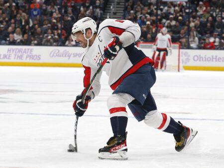 Aleksandr Ovetškin nousi NHL:n maalitilaston neloseksi