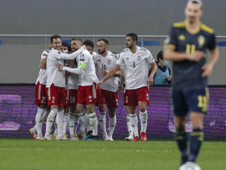 Zlatanin taika ei purrut Batumin illassa – Ruotsille yllätystappio