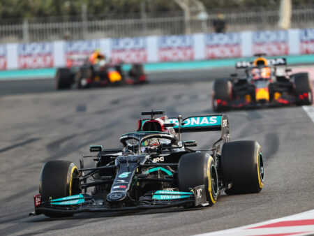 Mercedes jätti kaksi protestia Abu Dhabin F1-kisasta