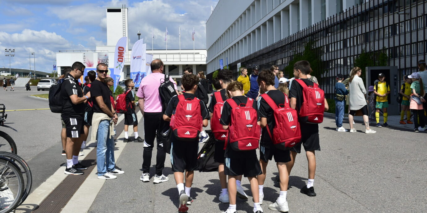 Kahdeksanvuotiaan harjoittelun tavoitteena ei voi olla ammattilaispelaajan ura