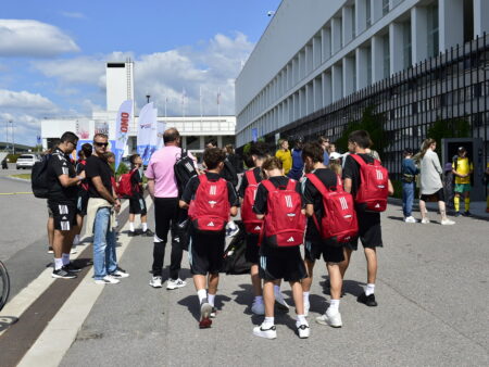 Kahdeksanvuotiaan harjoittelun tavoitteena ei voi olla ammattilaispelaajan ura