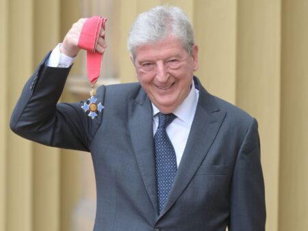 Roy Hodgson vetäytyy eläkkeelle – kuningatar palkitsi