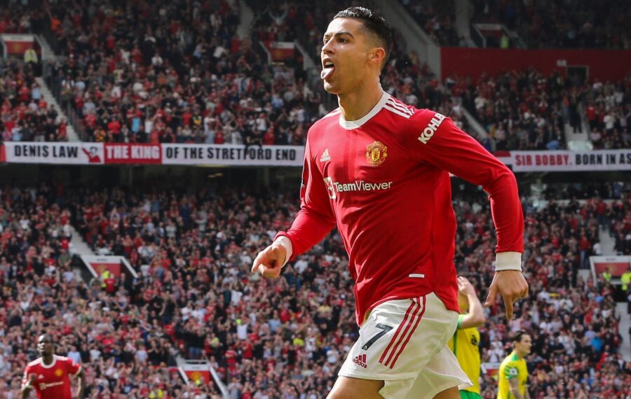 Mohamed Salah ei ole ainoa pelaaja, joka on paskonut ruokkivalle kädelle – tässä TOP10