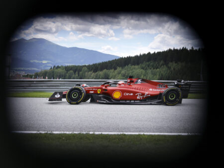 Ferrarin käsittämätön taktinen tunarointi alkaa repiä jo tallin yhtenäisyyttä