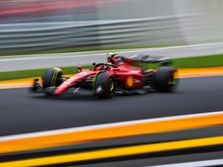 Ferrarin loistavan kuljettajakaksikon hyöty valuu hiekkaan tallin hölmöilyn takia