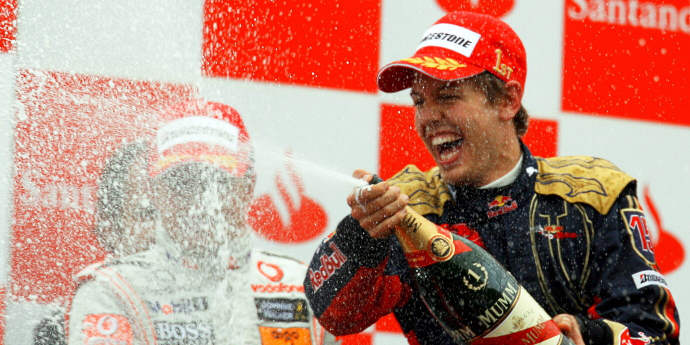Sebastian Vettel jää historiaan ”limufirman autolla” neljä mestaruutta voittaneeksi tähdeksi