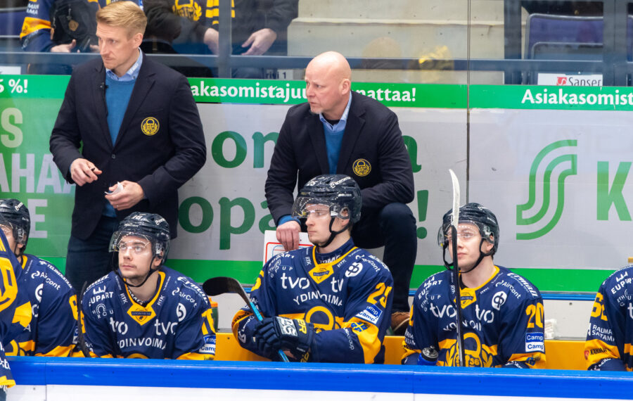 Sulaneelta Lukolta puuttuu johtajuus ja punainen lanka – siksi se tuijottaa kielekkeen reunalta alas