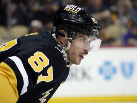 Crosbylle kova saavutus – Mikkola iski maalin