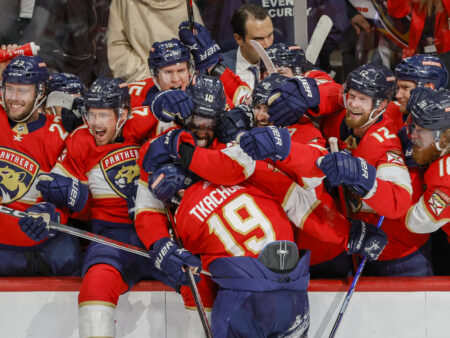 Florida Panthers Stanley Cupin finaaleihin – Canes taipui