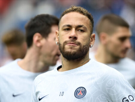 Neymar PSG:n kannattajien hampaissa