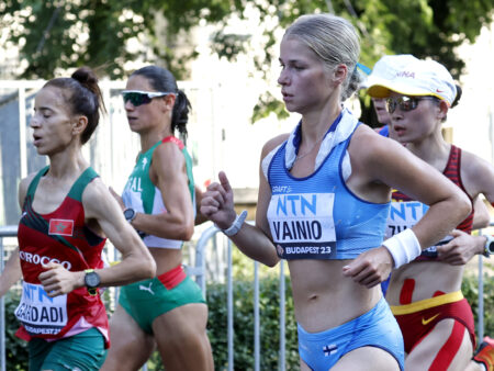 Naisten maraton juostiin läkähdyttävässä säässä