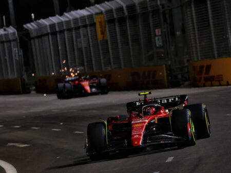 Sainz ajoi F1-voittoon Singaporessa