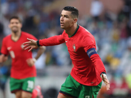 Syvä kumarrus suurimmalla ja kauneimmalle: Portugali vie Euroopan mestaruuden