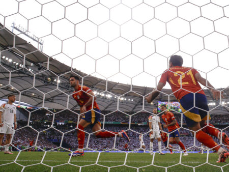 Espanja ei voittanut vain Saksaa, se saattoi ratkaista samalla Euroopan mestaruuden kohtalon