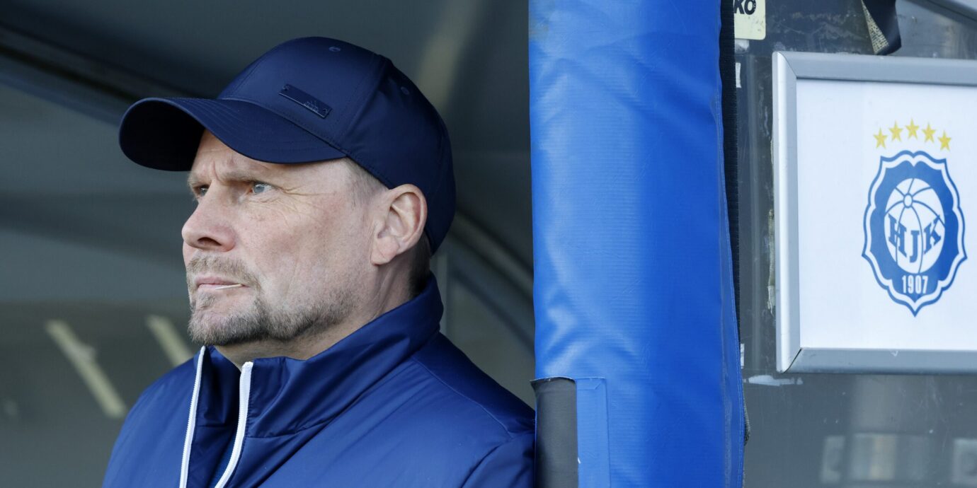 Dramaattinen herätys Klubi-faneille -HJK erotti päävalmentaja Toni Korkeakunnaksen