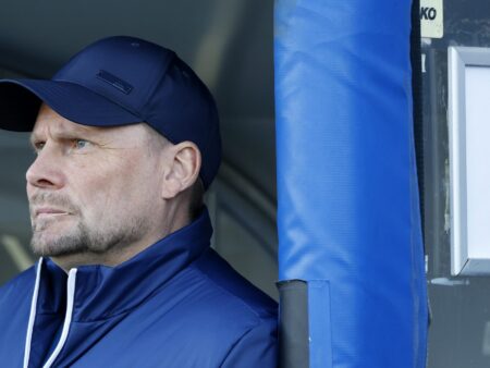 Dramaattinen herätys Klubi-faneille -HJK erotti päävalmentaja Toni Korkeakunnaksen