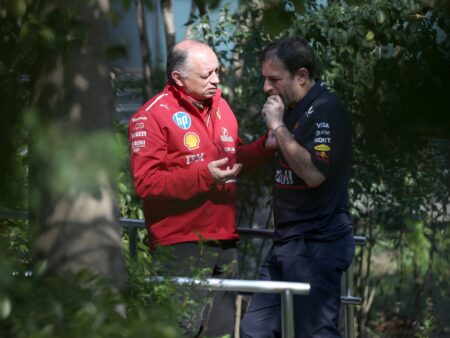 Ferrari kriisissä – toinen kuljettaja kiukuttelee, toinen ailahtelee ja tallipäällikkö ihmettelee