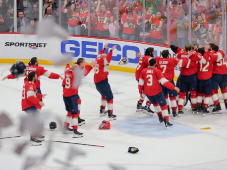 Sam Reinhart ja suomalaiset loistivat – Florida Panthers vei Stanley Cupin toistamiseen