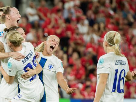 Helmareiden sydämet murskattiin lisäajalla – Sveitsi meni puolivälieriin