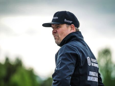 Kaikkien aikojen pelinjohtajien TOP10-listalla on kolme Sotkamon Jymyn kultasormea