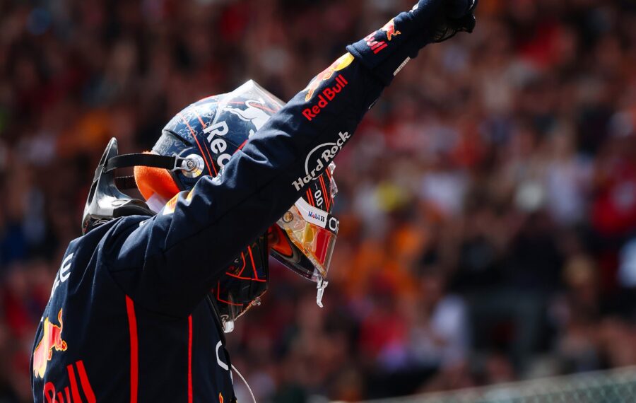 Verstappen voitti sprintin, mutta Mersun kuskisuosikki hän ei ehkä enää ole