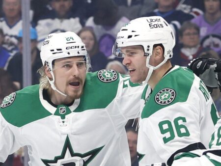 Roope Hintz ei ole vielä täysin tyytyväinen liekeissä lentävän Dallasin pelaamiseen