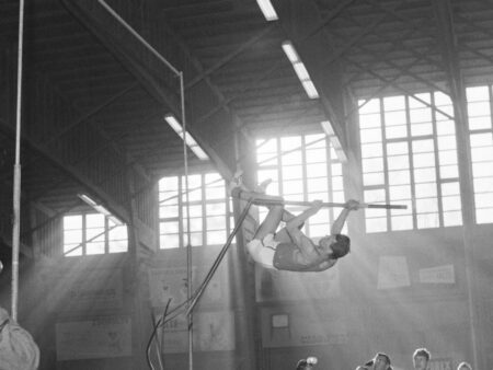 86-vuotiaana kuollut Pentti Nikula oli historiallisia ME-tuloksiaan suurempi seiväshyppääjä 86-vuotiaana kuollut Pentti Nikula oli historiallisia ME-tuloksiaan suurempi seiväshyppääjä