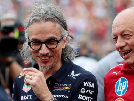Ferrarin kirjesirkuksen takana on se, että media vaati Italiassa aina raatoa nokittavaksi