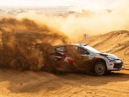 Kalle Rovanperä joutui katsomaan vierestä Sébastien Ogierin historiallisia MM-juhlia Kalle Rovanperä joutui katsomaan vierestä Sébastien Ogierin historiallisia MM-juhlia