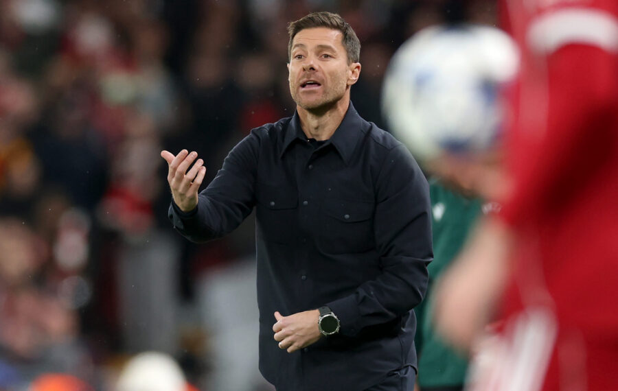 Xabi Alonson asema on liipaisimella illan trillerissä, joka voi ratkaista samalla Liverpoolin kriisin