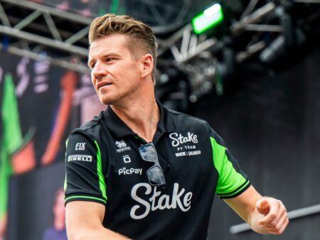 Legendaarisen automerkin iloa F1-radoille tulosta eivät himmennä alkumetrien ongelmat