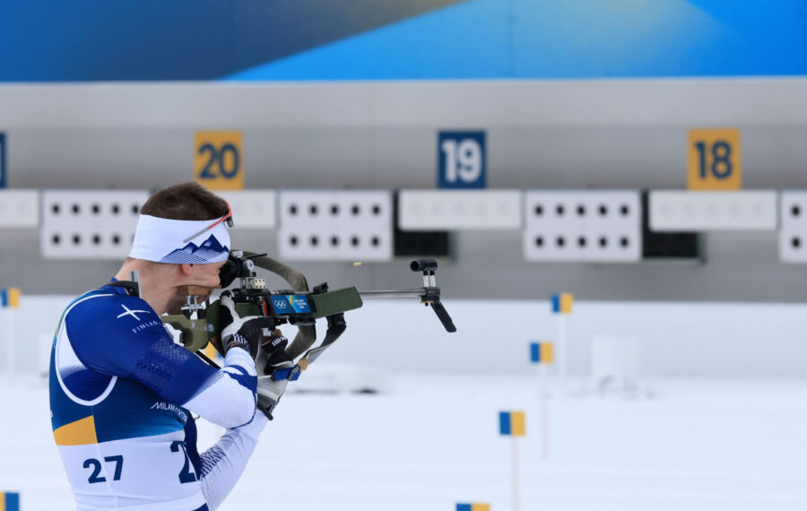 Olli Hiidensalo teki ampumahiihdon normaalikisasta trillerin – jäi lopulta neljänneksi