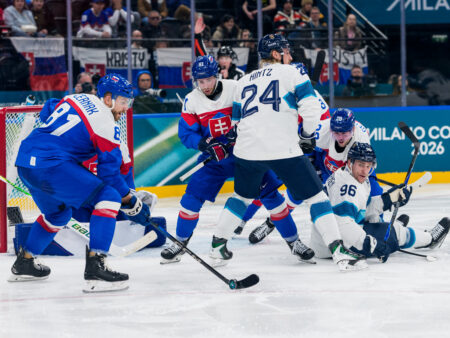 Katastrofi iski heti kättelyssä – Slovakia tyrmäsi Leijonat olympia-avauksessa