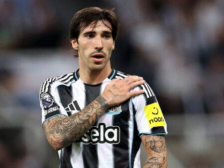 Kohu Sandro Tonalin siirrosta Arsenaliin kertoo, millaista tivolia siirtomarkkinat ovat