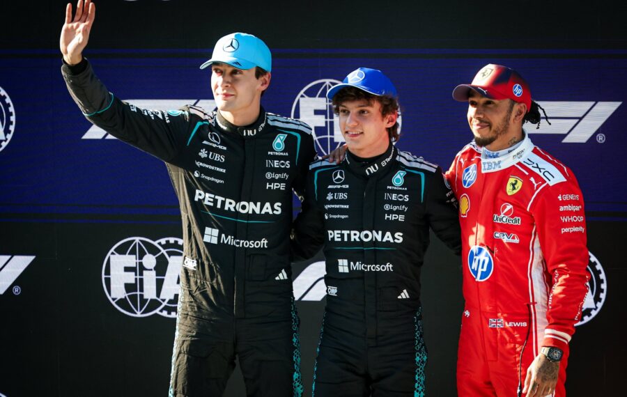 Kimi Antonelli juhli Kiinassa uusien sääntöjen iskiessä myrskyn lailla lähtöruutuun