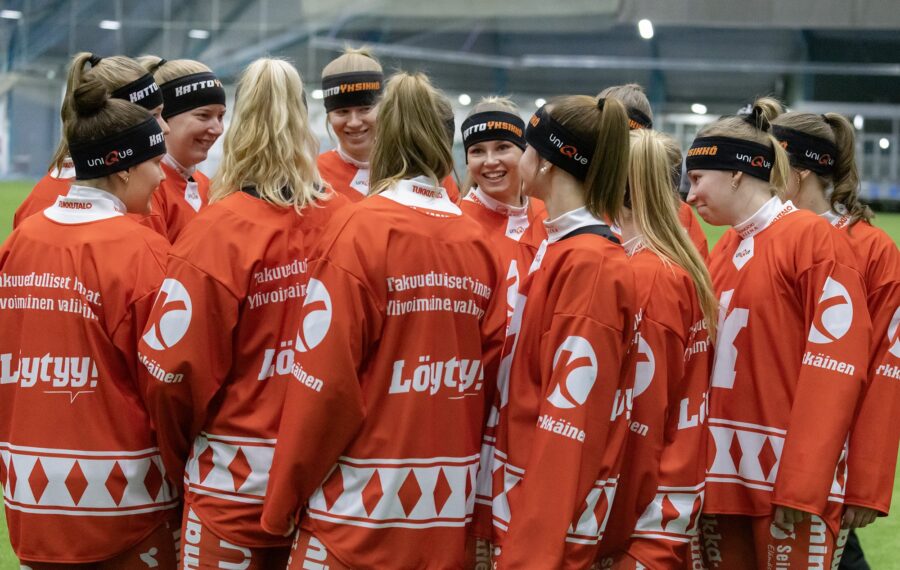 Punainen puhuu naisten TalviSuperin lopputurnauksessa, mutta kesä on eri asia