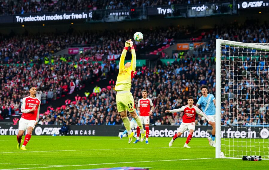 Manchester City vei Liigacupin – Mikel Artetan molemmat isot ratkaisut ruilahtivat rukkaseen