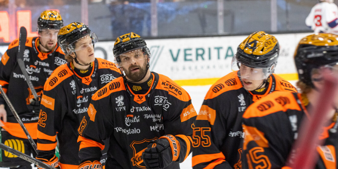 Liigan suurin mysteerijoukkue haastaa Meidän pelin ja Suomi-kiekon pyhät opit