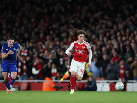 Arsenalin kohutulla ihmepojalla on vielä matkaa kaikkien aikojen teinitähtien listalle