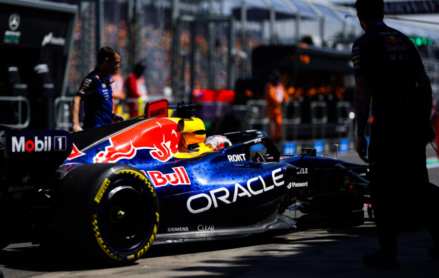 Red Bull murahti uhkaavasti – Valtteri Bottas Melbournen harjoitusten häntäpäässä