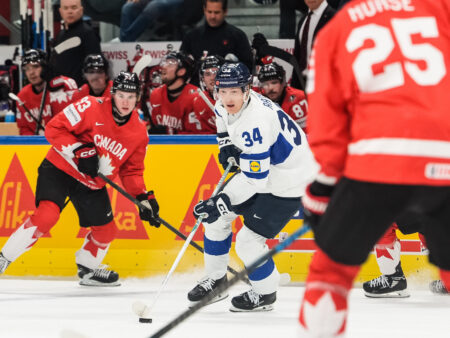 Leijonat komeasti MM-finaaliin – Sveitsi Kanadaa kovempi luu sunnuntain hullunmyllyssä