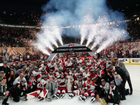 Sebastian Ahon Carolina Hurricanes voitti Stanley Cupin