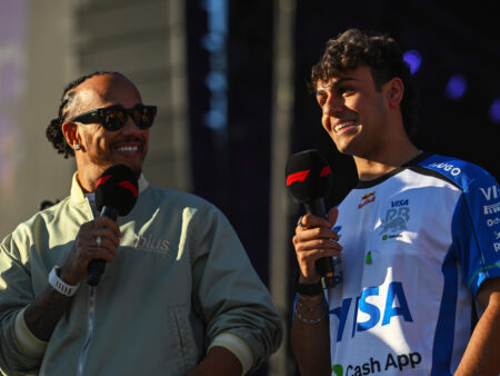 Lewis Hamilton liekeissä Silverstonessa – Bottaksella savuton sprintin aika-ajo