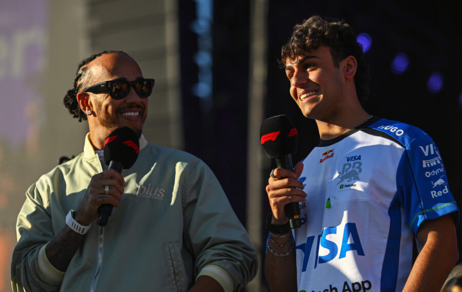 Lewis Hamilton liekeissä Silverstonessa – Bottaksella savuton sprintin aika-ajo