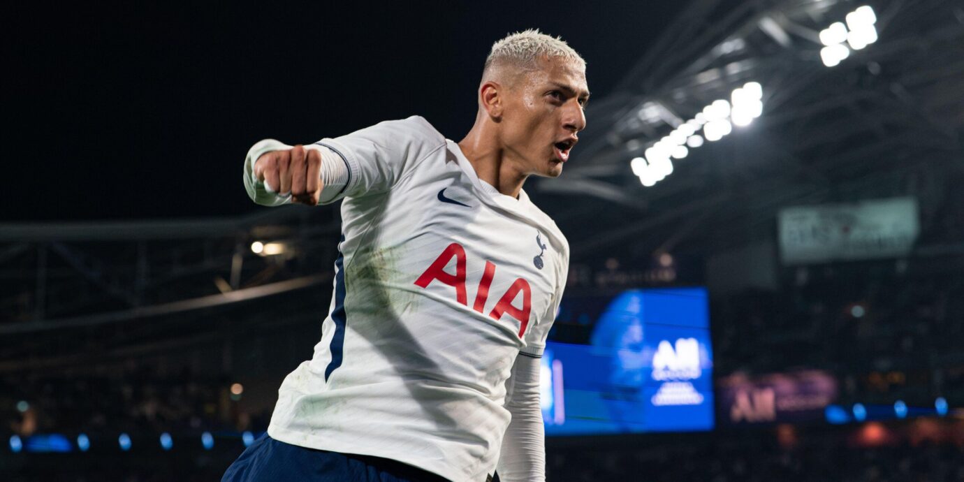 Chelsea ja Tottenham palaavat kärkikapinoihin, Manchester Unitedia uhkaa floppaaminen