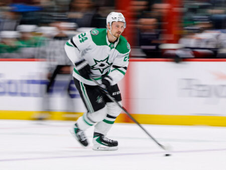 Roope Hintz naureskeli tappelussa kipeytyneille sormilleen ja ratkaisi kostovoiton